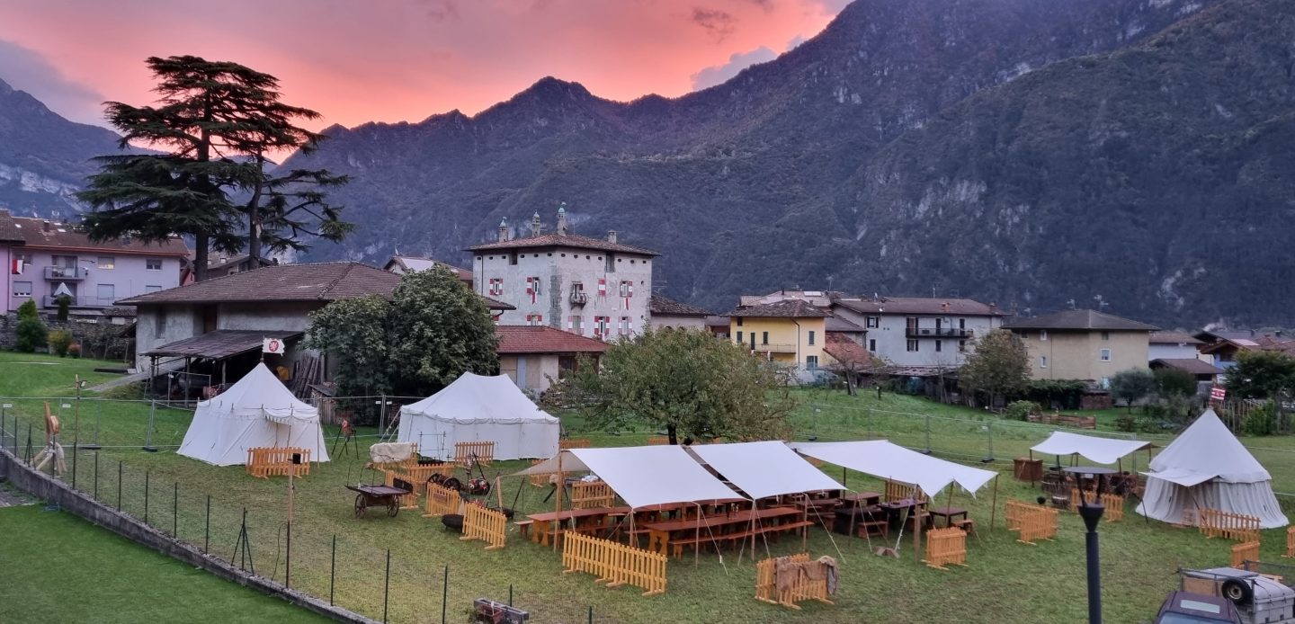 Immagine di La storia prende vita a scuola con i Lanzichenecchi