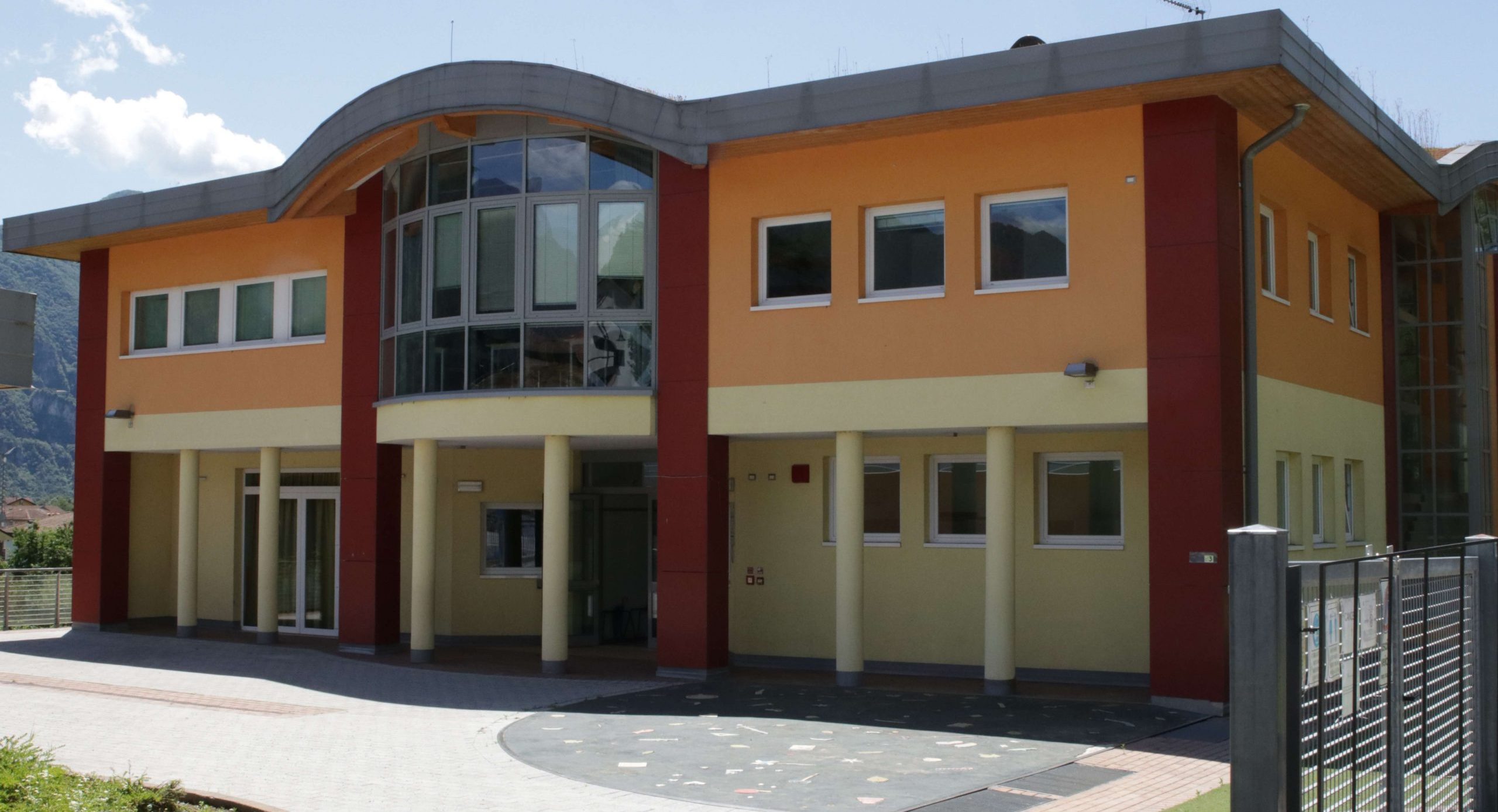 Ingresso Scuola Primaria Lodrone