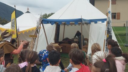Immagine di La storia prende vita a scuola con i Lanzichenecchi
