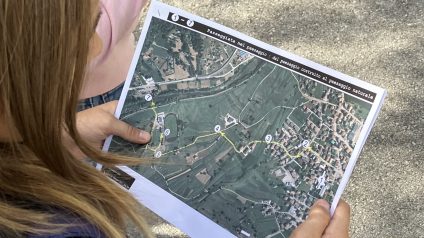 Immagine di Passeggiata dell’accoglienza classi prime SSPG Storo settembre 2023