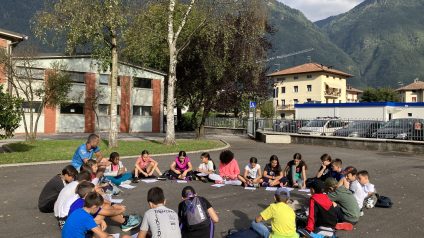 Immagine di Passeggiata dell’accoglienza classi prime SSPG Storo settembre 2023