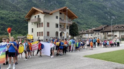 Bambini fuori da scuola